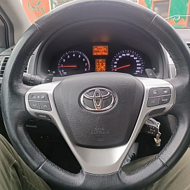 Toyota Avensis, 2012г, передний привод, вариатор