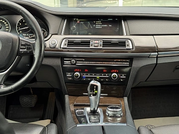 BMW 7 серии, 2014г., полный привод, автомат