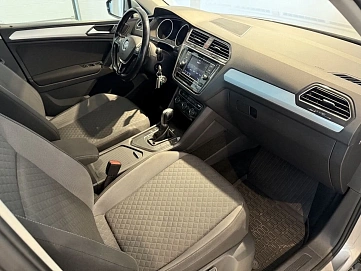 Volkswagen Tiguan, 2017г, передний привод, автомат