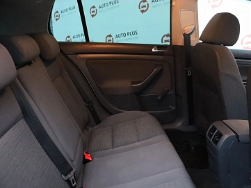 Volkswagen Golf, 2006г, передний привод, механика