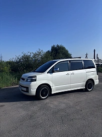Toyota Voxy, 2002г, полный привод, автомат