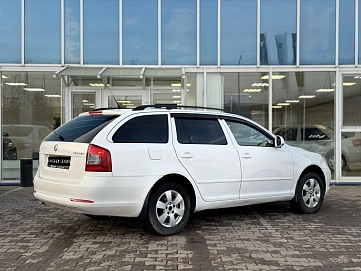 Skoda Octavia, 2009г, передний привод, механика