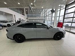 Changan UNI-V, 2023г, передний привод, робот