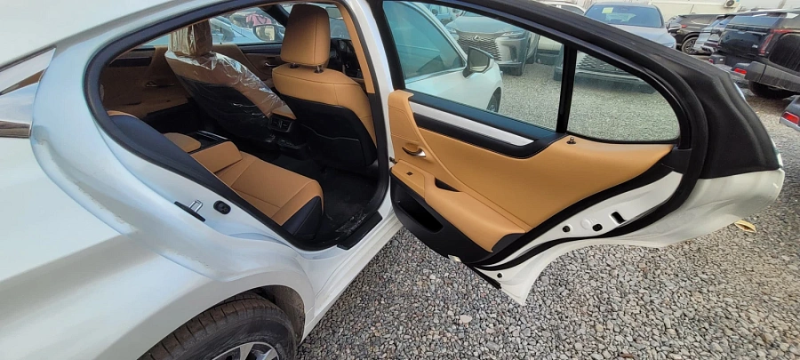 Lexus ES, 2025г., передний привод, вариатор