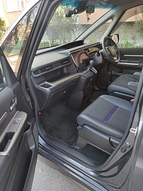 Honda Stepwgn, 2020г, передний привод, вариатор