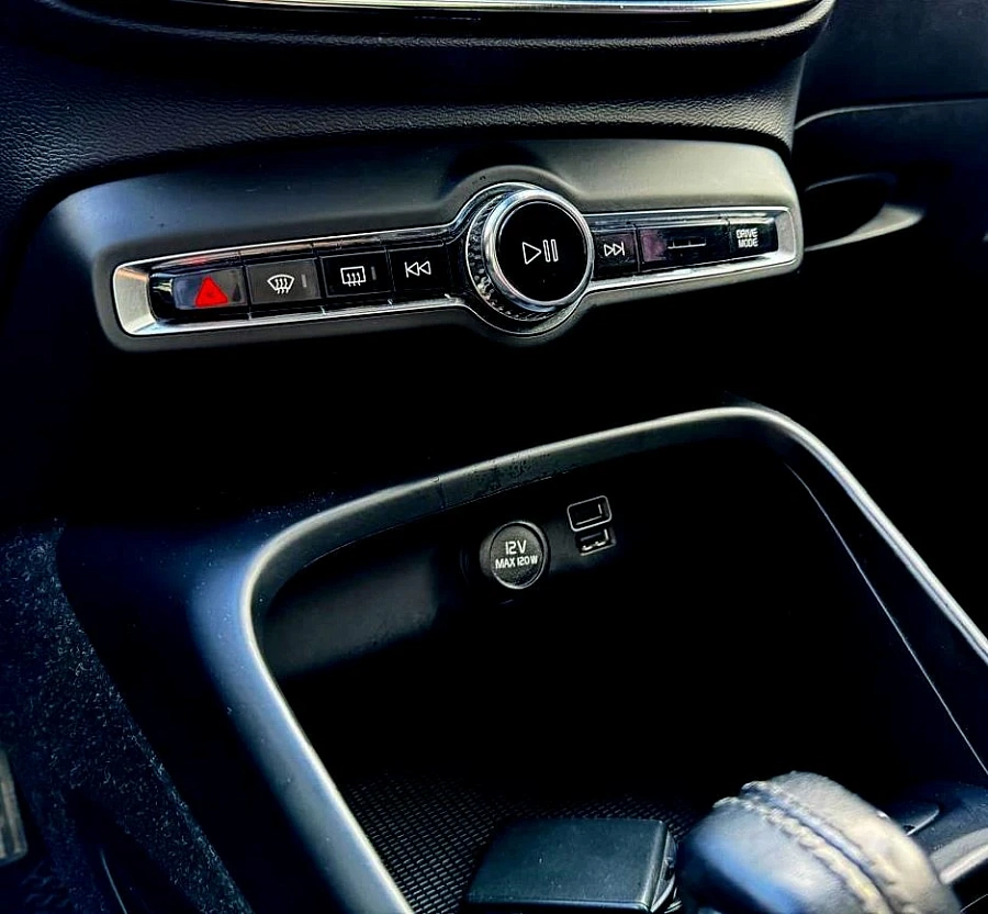 Volvo XC40, 2020г., полный привод, автомат