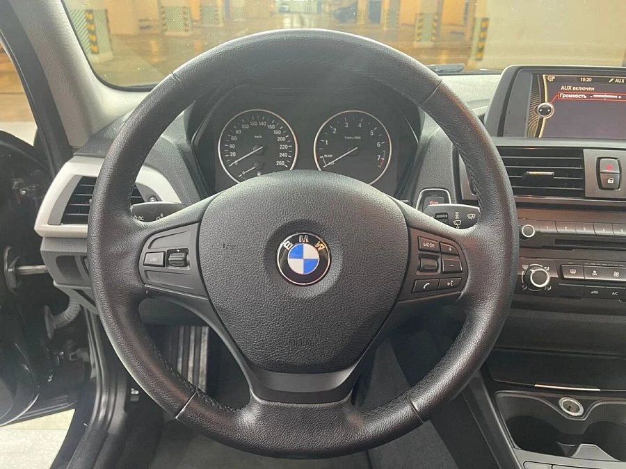 BMW 1 серии, 2013г., задний привод, автомат