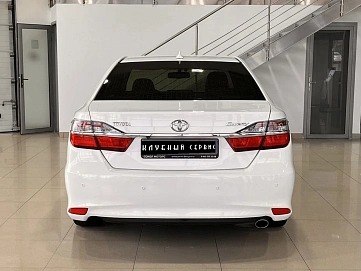 Toyota Camry, 2015г, передний привод, автомат