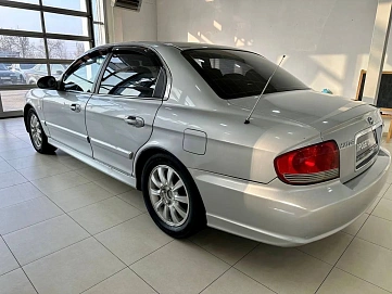Hyundai Sonata, 2004г, передний привод, механика