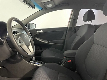 Hyundai Solaris, 2012г, передний привод, автомат