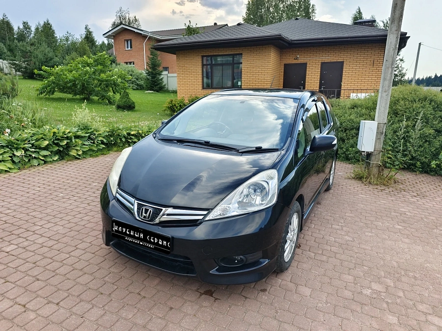 Honda Fit Shuttle, 2013г., передний привод, вариатор