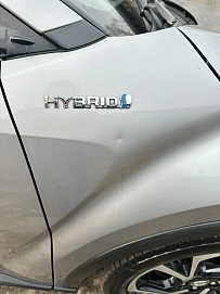 Toyota C-HR, 2018г, передний привод, вариатор