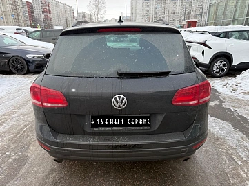 Volkswagen Touareg, 2015г, полный привод, автомат
