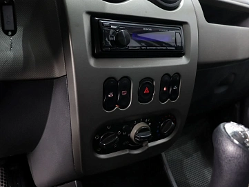 Renault Sandero, 2011г, передний привод, механика