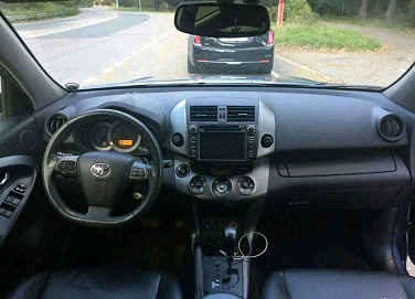 Toyota RAV4, 2012г, полный привод, вариатор