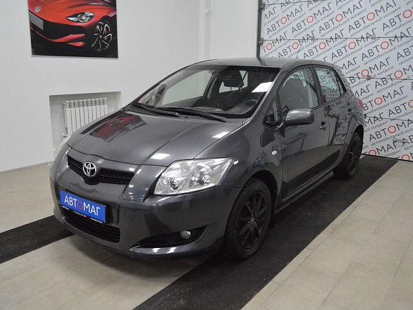 Toyota Auris, 2008г., передний привод, робот