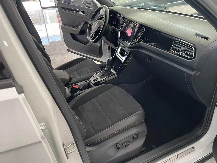 Volkswagen T-Roc, 2022г., полный привод, робот