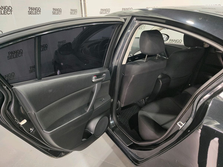 Mazda , 2011г., передний привод, механика
