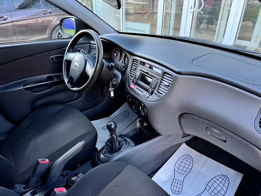 Kia Rio, 2010г., передний привод, механика