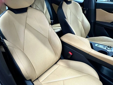 Changan UNI-V, 2023г, передний привод, робот