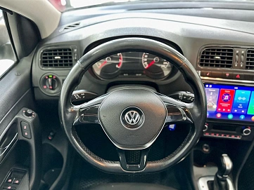 Volkswagen Polo, 2016г., передний привод, автомат