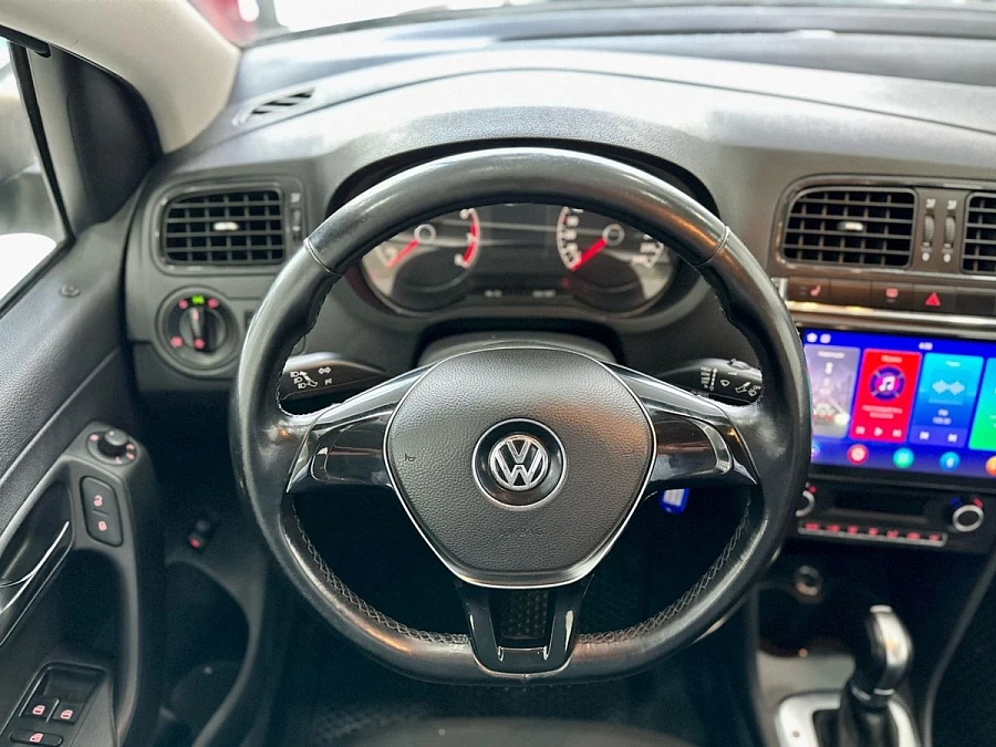 Volkswagen Polo, 2016г., передний привод, автомат