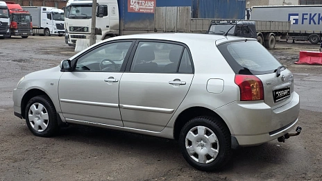 Toyota Corolla, 2004г, передний привод, механика