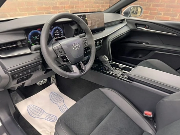 Toyota Camry, 2025г, передний привод, вариатор