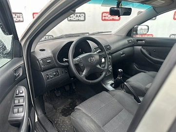 Toyota Avensis, 2008г., передний привод, механика