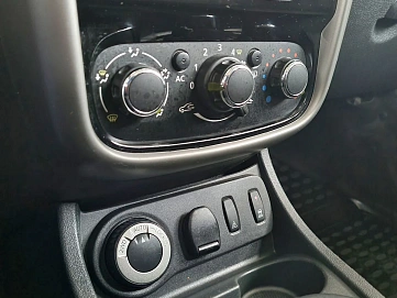 Renault Duster, 2014г, передний привод, автомат