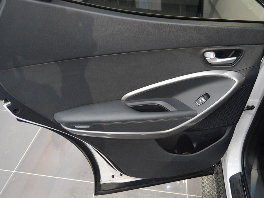 Hyundai Santa Fe, 2015г., полный привод, автомат