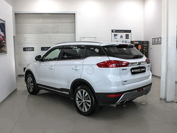 Geely Atlas, 2021г, передний привод, автомат