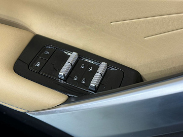 Geely Atlas, 2023г, передний привод, робот