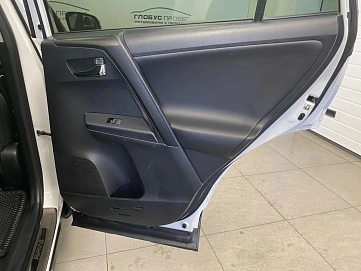 Toyota RAV4, 2014г, передний привод, механика