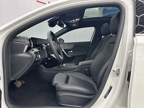 Mercedes-Benz A-Класс, 2023г, передний привод, робот