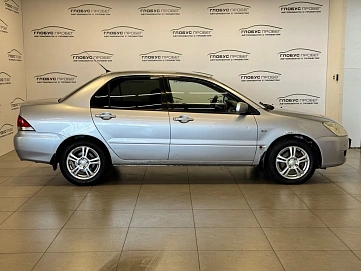 Mitsubishi Lancer, 2003г, передний привод, автомат
