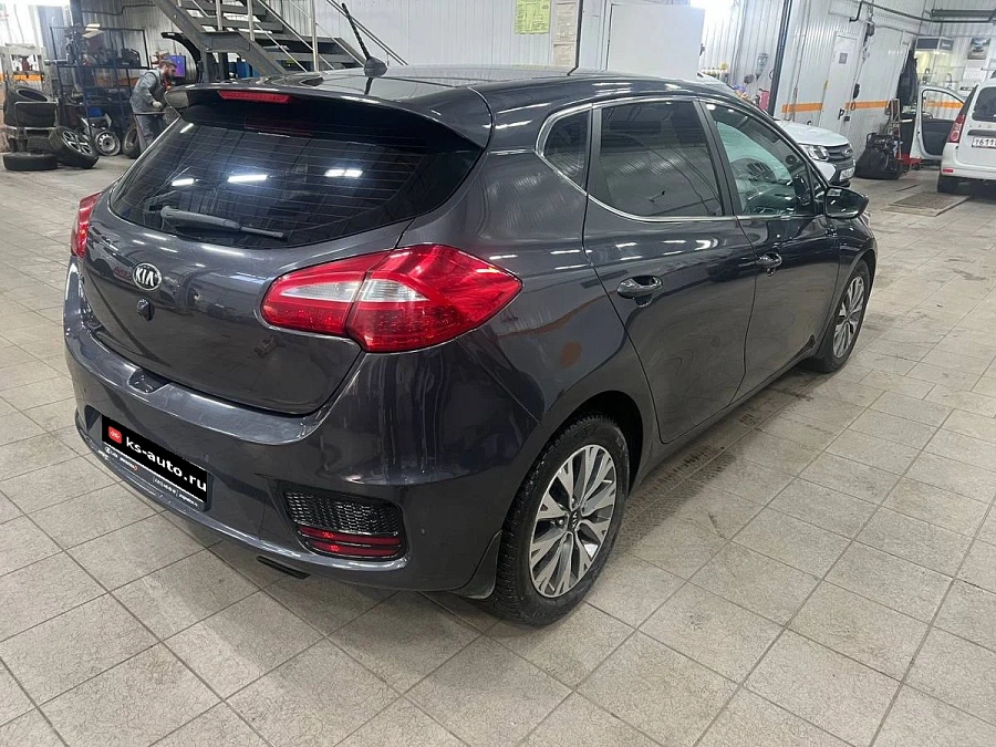 Kia Ceed, 2015г., передний привод, робот