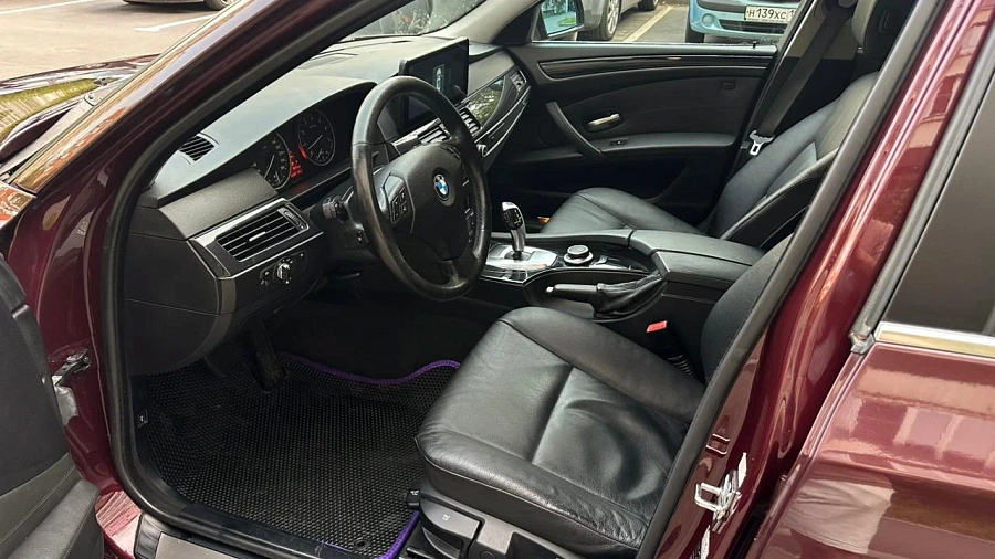 BMW 5 серии, 2008г., задний привод, автомат