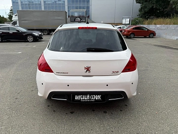 Peugeot 308, 2010г, передний привод, автомат