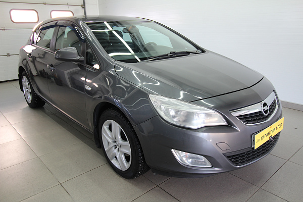 Opel Astra, 2012г., передний привод, автомат