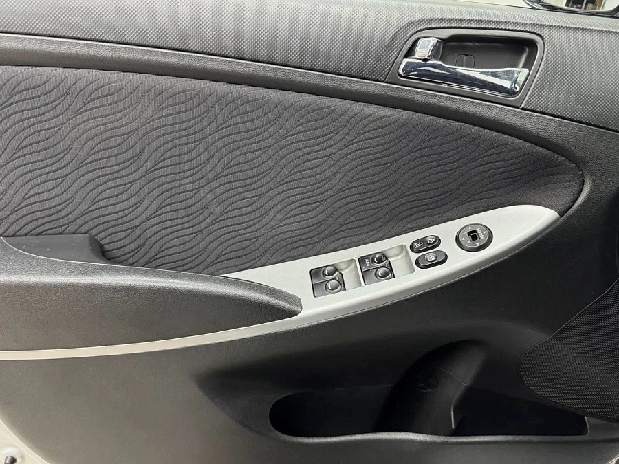 Hyundai Solaris, 2013г., передний привод, механика