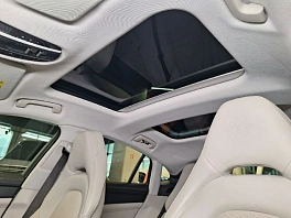 Porsche Panamera, 2017г, полный привод, робот