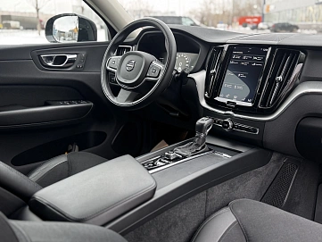 Volvo XC60, 2019г, полный привод, автомат