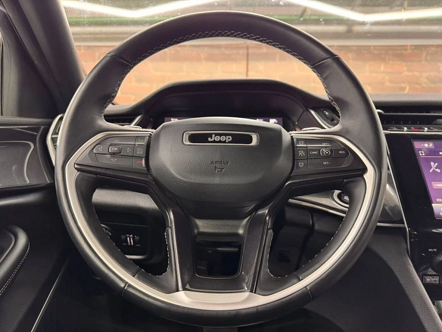 Jeep Grand Cherokee, 2021г., задний привод, автомат