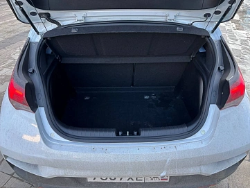 Hyundai Veloster, 2019г, передний привод, механика