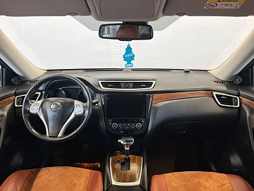 Nissan X-Trail, 2015г, передний привод, вариатор