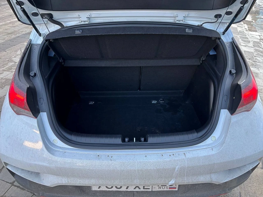 Hyundai Veloster, 2019г., передний привод, механика