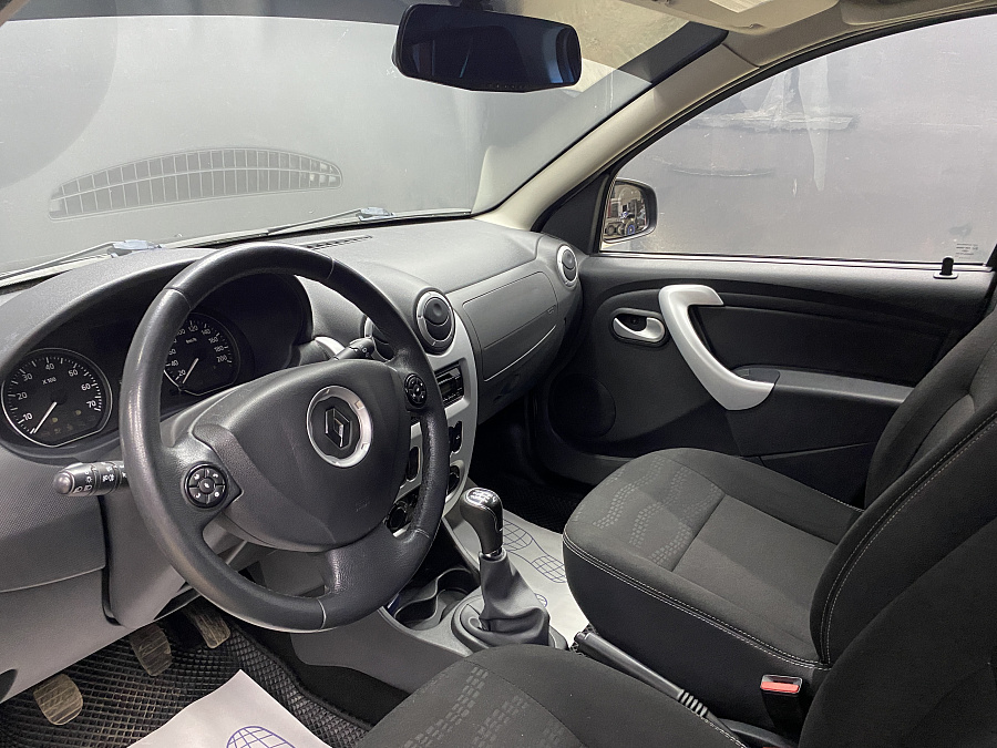 Renault Sandero, 2012г., передний привод, механика
