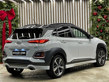 Hyundai Kona, 2018г, передний привод, робот