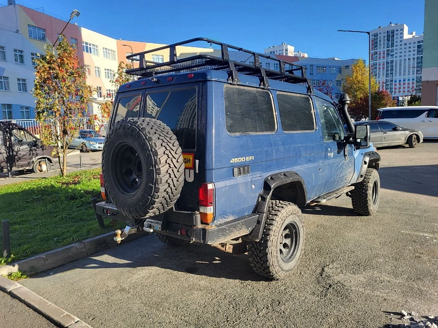 Toyota Land Cruiser, 2006г., полный привод, механика